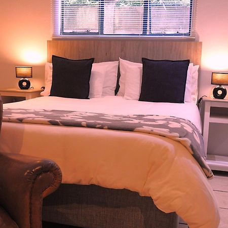 The Lantern Guesthouse Bloemfontein Esterno foto
