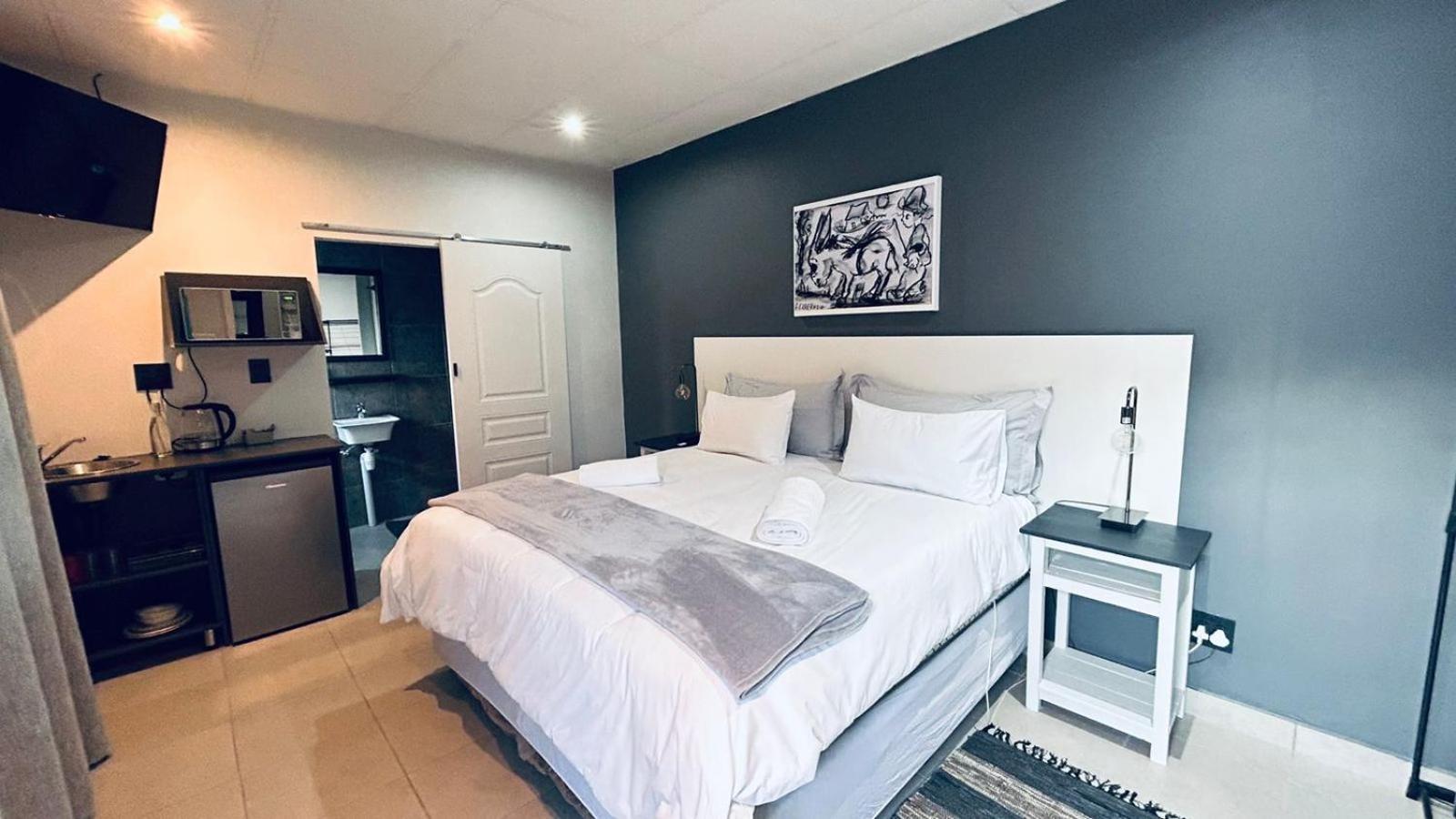 The Lantern Guesthouse Bloemfontein Esterno foto