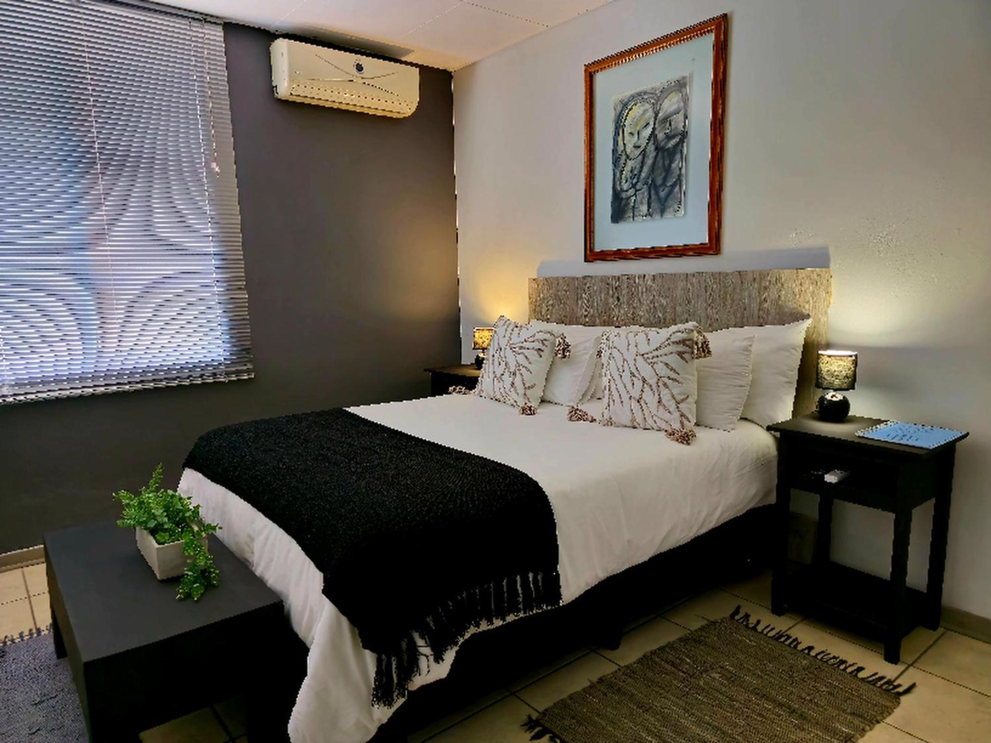 The Lantern Guesthouse Bloemfontein Esterno foto