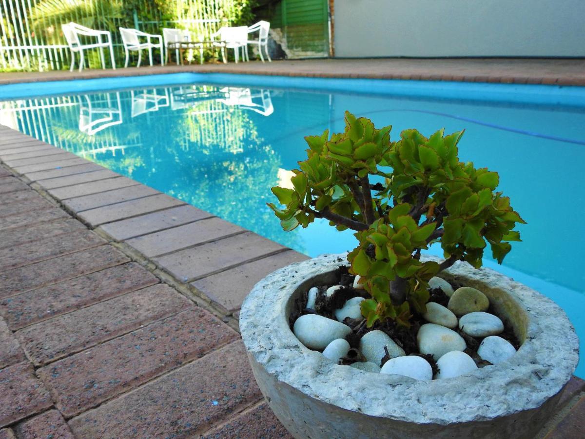 The Lantern Guesthouse Bloemfontein Esterno foto