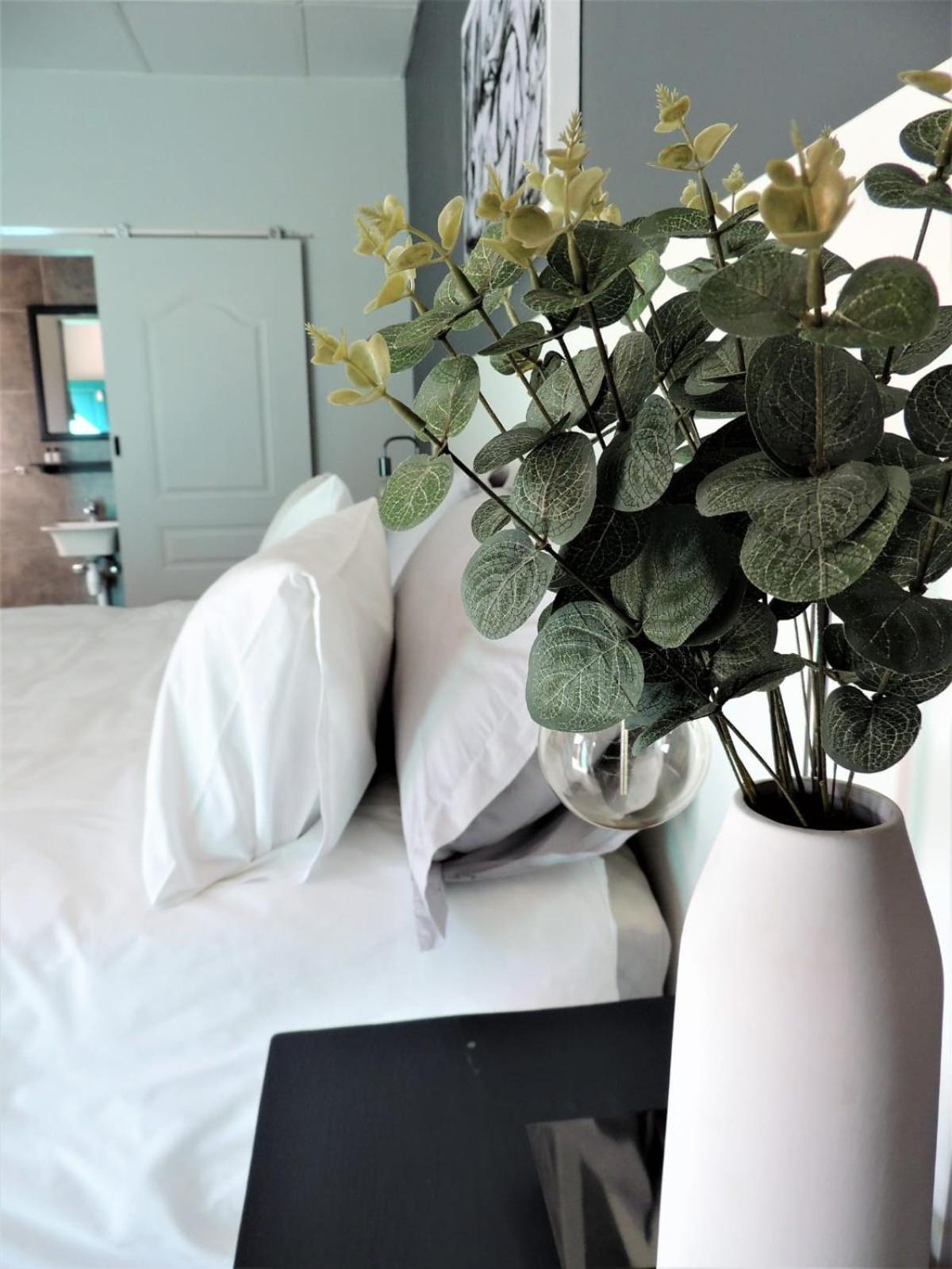 The Lantern Guesthouse Bloemfontein Esterno foto