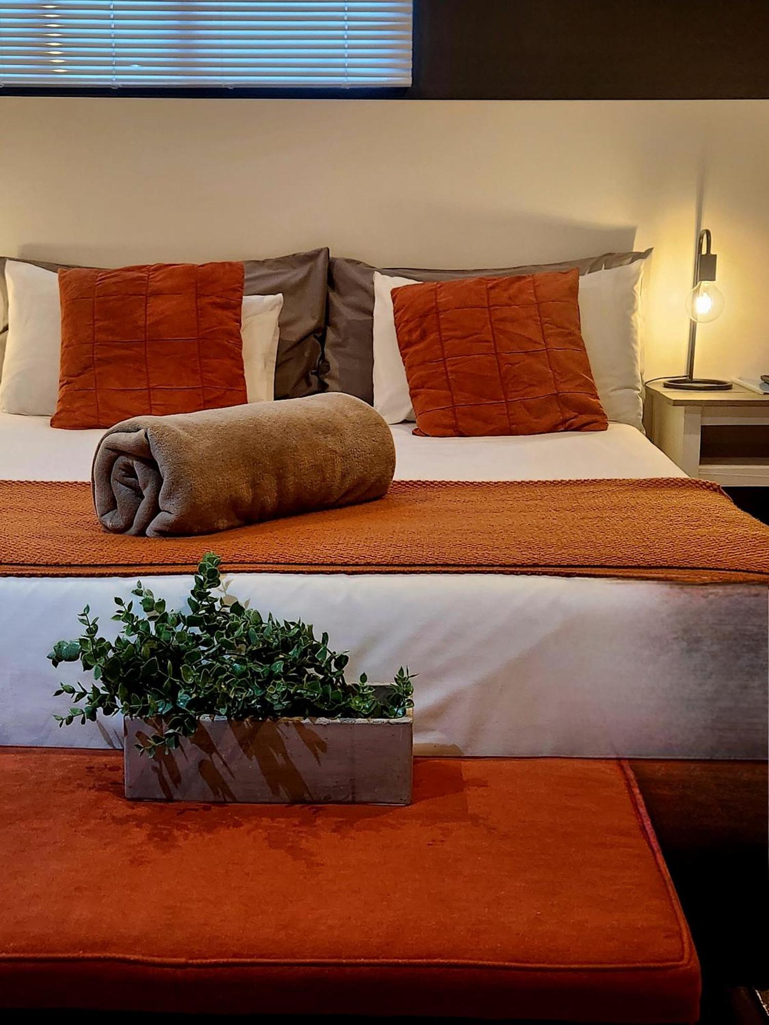 The Lantern Guesthouse Bloemfontein Esterno foto