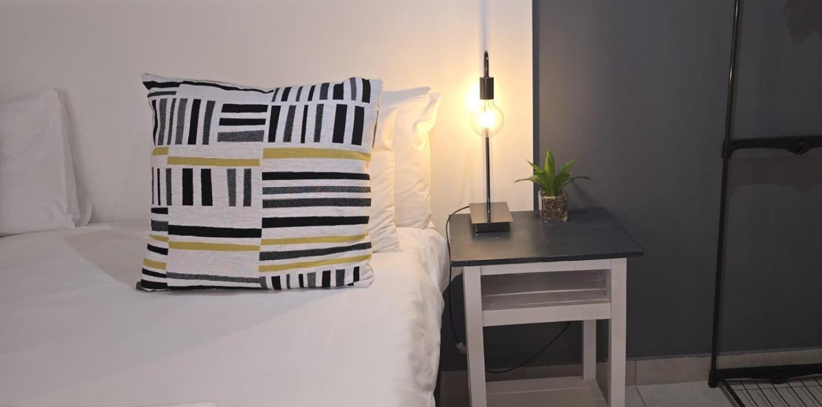 The Lantern Guesthouse Bloemfontein Esterno foto