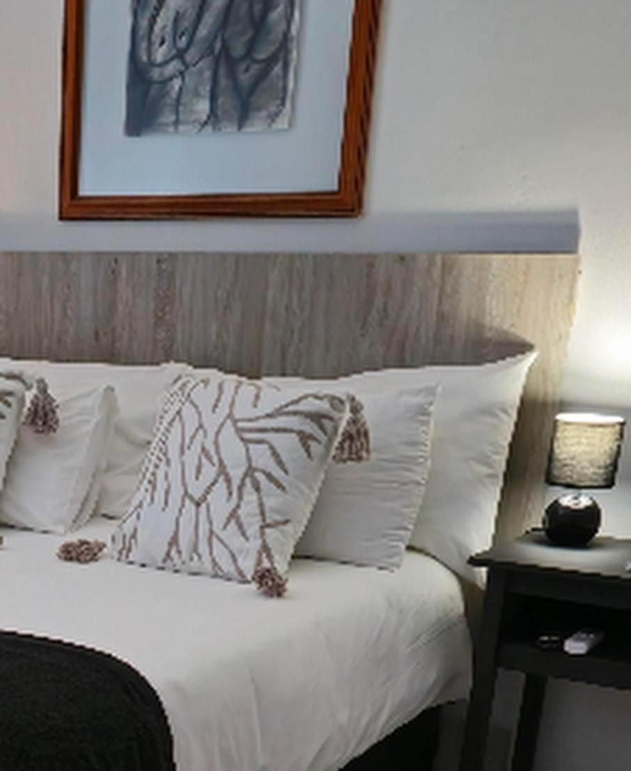 The Lantern Guesthouse Bloemfontein Esterno foto