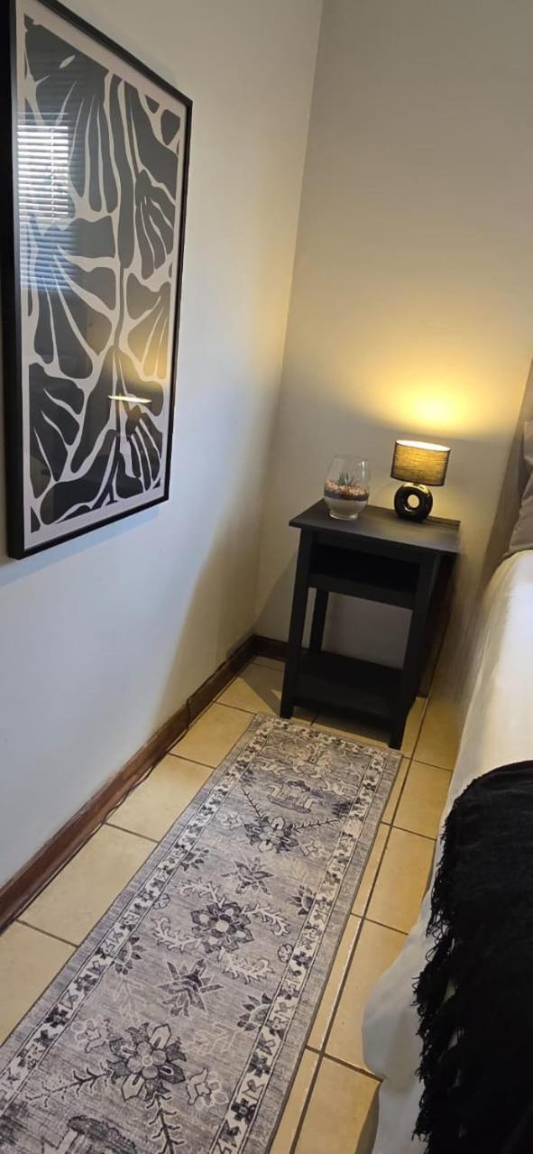 The Lantern Guesthouse Bloemfontein Esterno foto